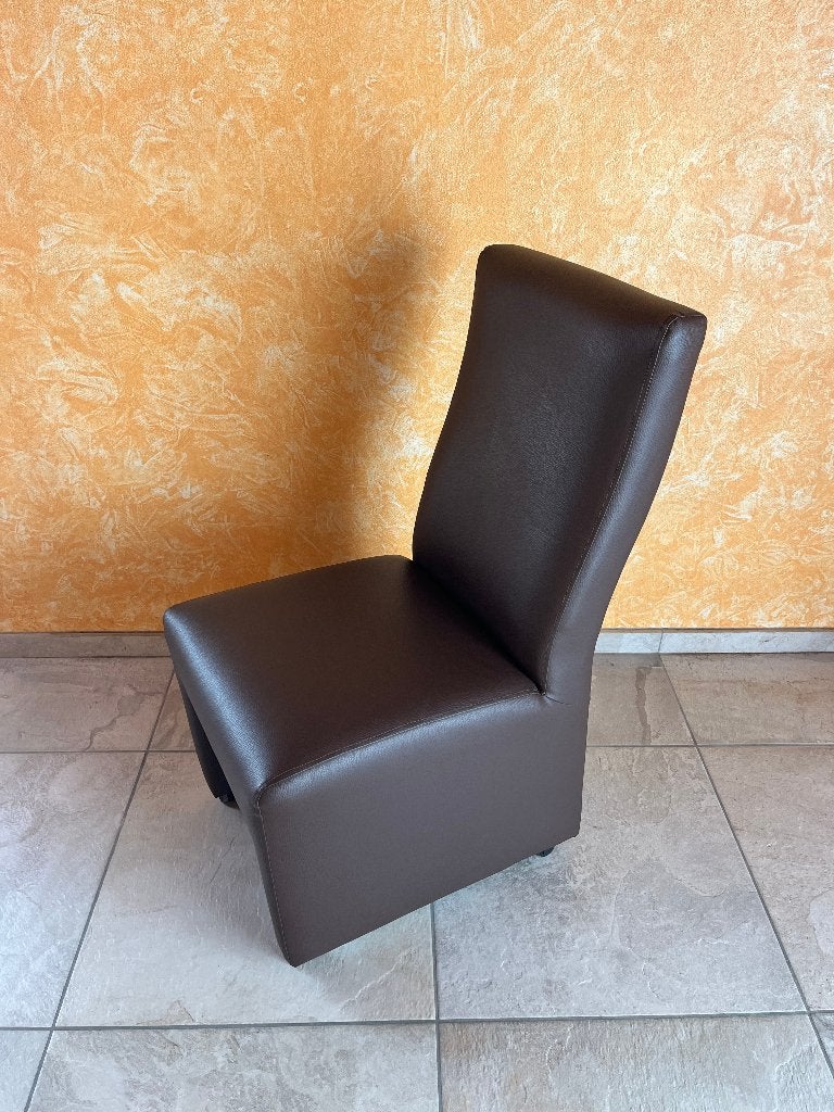 4 bruine leren stoelen op wielen, Ophalen, Zo goed als nieuw, Leer