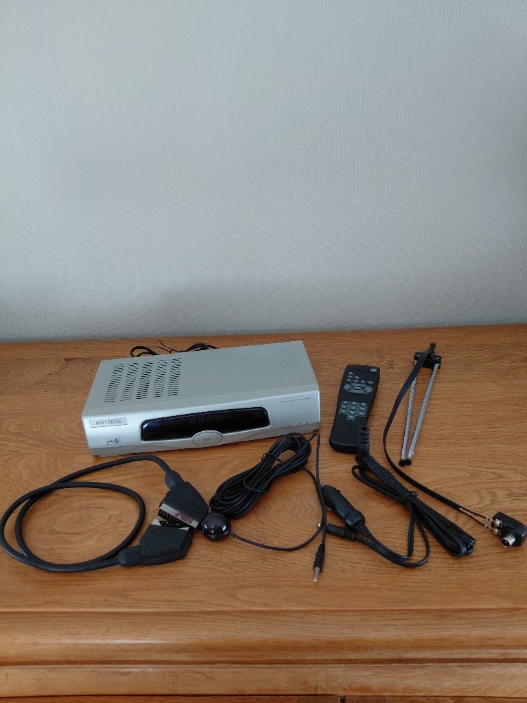 Récepteur satellite stereo AN1000C, TV, Hi-fi & Vidéo, Antennes paroboliques, Enlèvement, Utilisé, Accessoires d'antenne (parabolique)