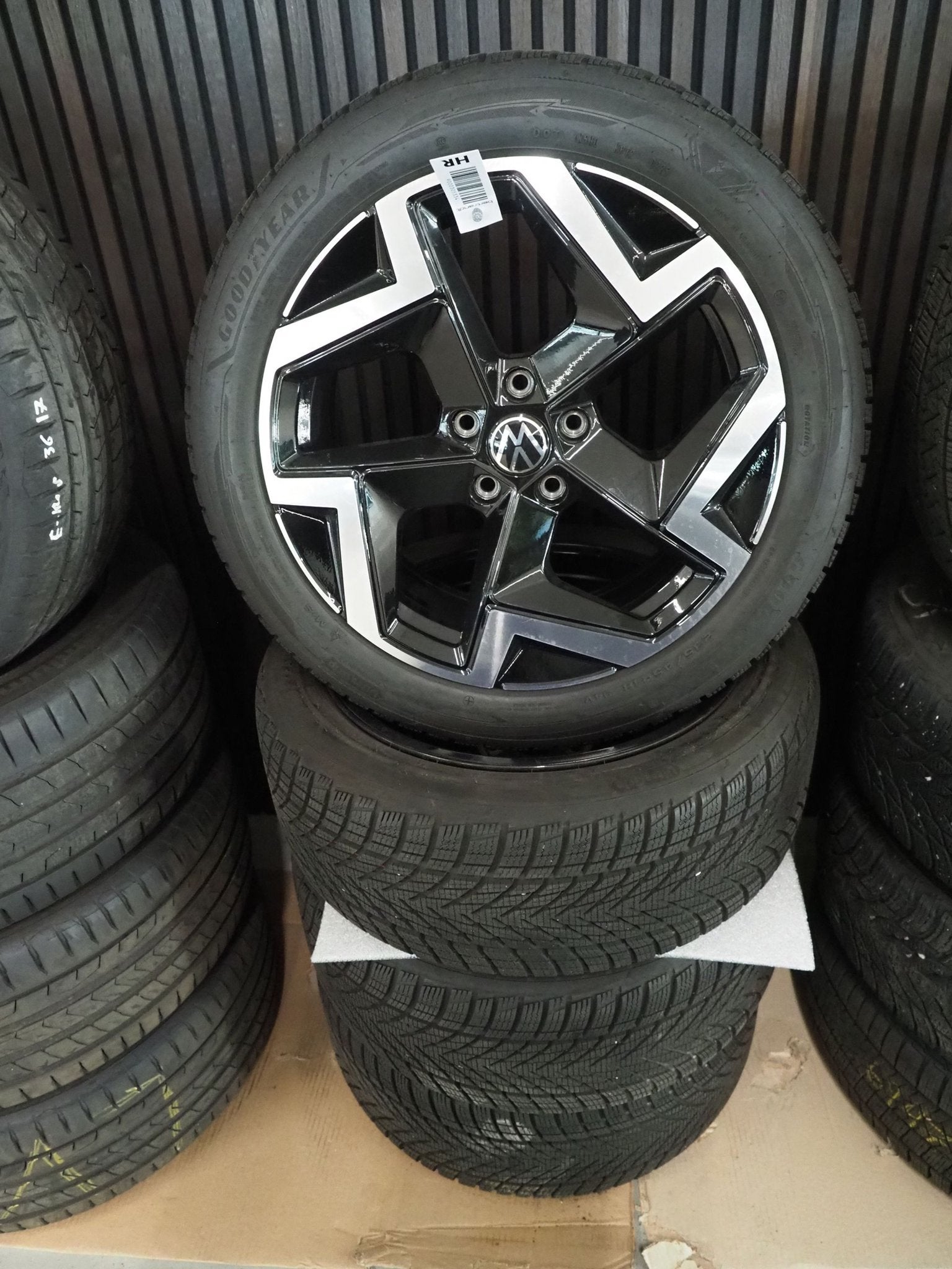 Volkswagen Passat Coventry B9 B8 Winterset Goodyear, Autos : Pièces & Accessoires, Pneus et Jantes, Pneus hiver, Véhicule de tourisme
