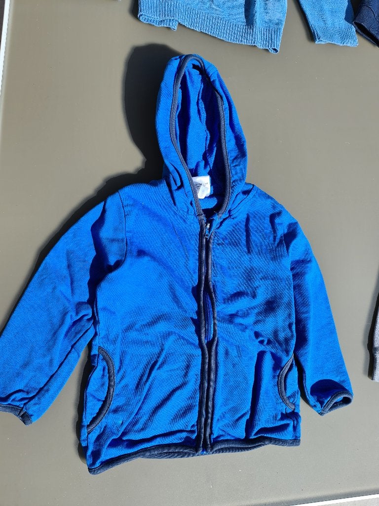 blauwe cardigan, gilles, pull, hoody, trui met rits 86, Kinderen en Baby's, Babykleding | Maat 86, Ophalen, Zo goed als nieuw