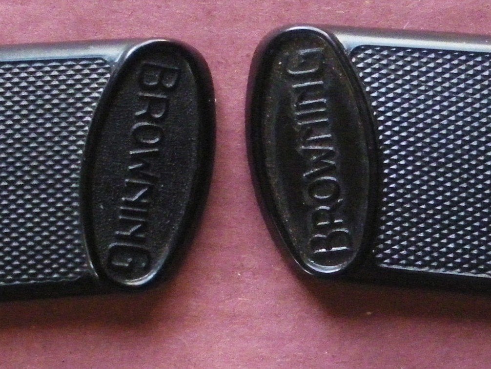 Plaquettes en bakélite pour le pistolet Browning, Collections, Envoi, Armée de terre, Emblème ou Badge