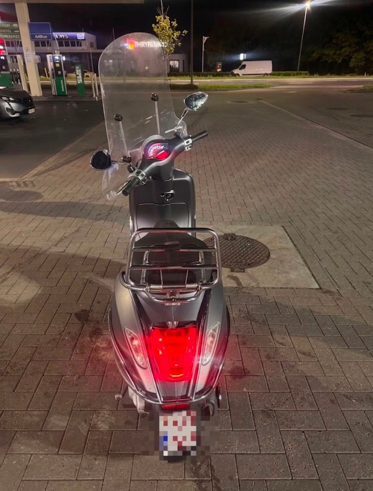 vespa sprint, Ophalen, Zo goed als nieuw, Benzine, Klasse A (25 km/u)