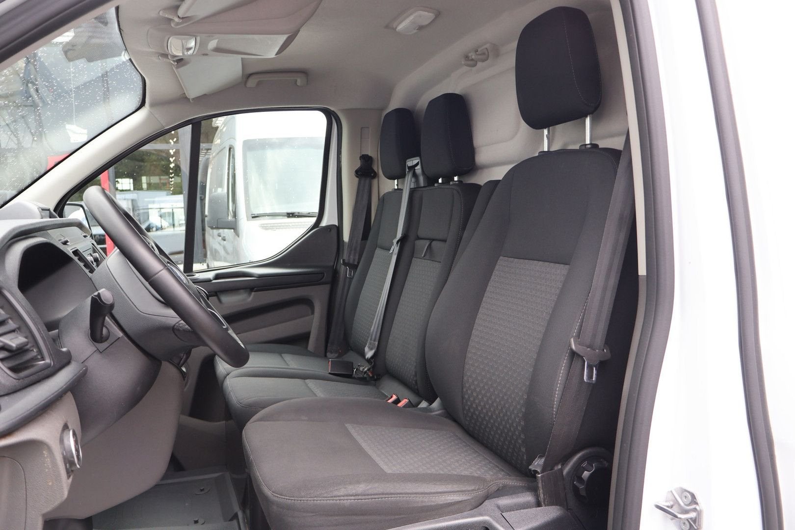 Ford Transit Custom 2.0 TDCI L2 H1 Trend Airco Camera, Auto's, Wit, Electronic Stability Program (ESP), Ford, 196 g/km