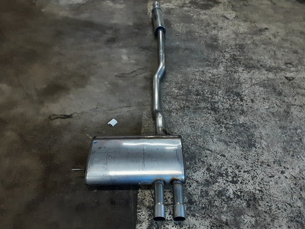 UITLAAT COMPLEET Mini Mini (F56) (18308603282), Auto-onderdelen, Gebruikt, Mini