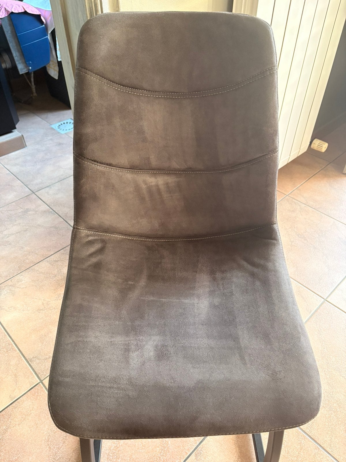 Vier suede keuken of eettafel stoelen, Huis en Inrichting, Stoelen, Ophalen, Zo goed als nieuw, Vier