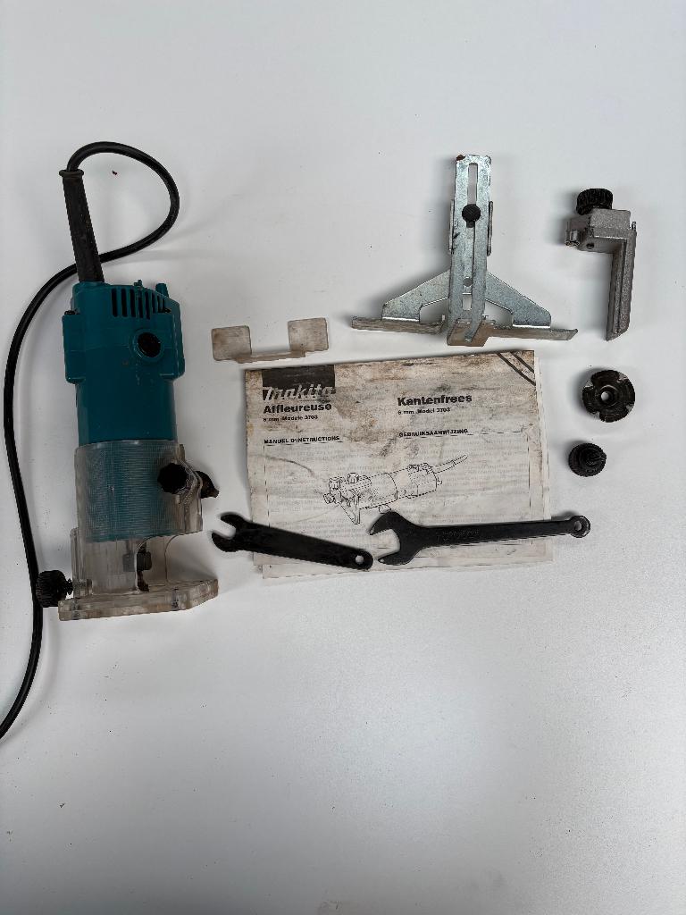 Kantfrees, Doe-het-zelf en Bouw, Gereedschap | Handgereedschap, Ophalen, Gebruikt, Makita