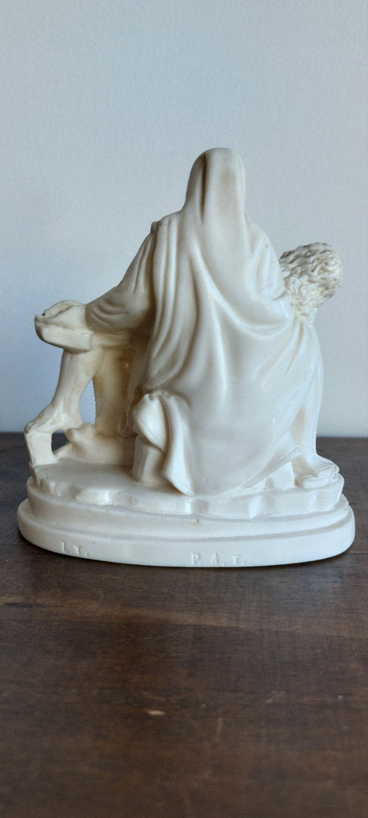 Pieta in bisquit hoogte12 cm, Antiquités & Art, Enlèvement ou Envoi