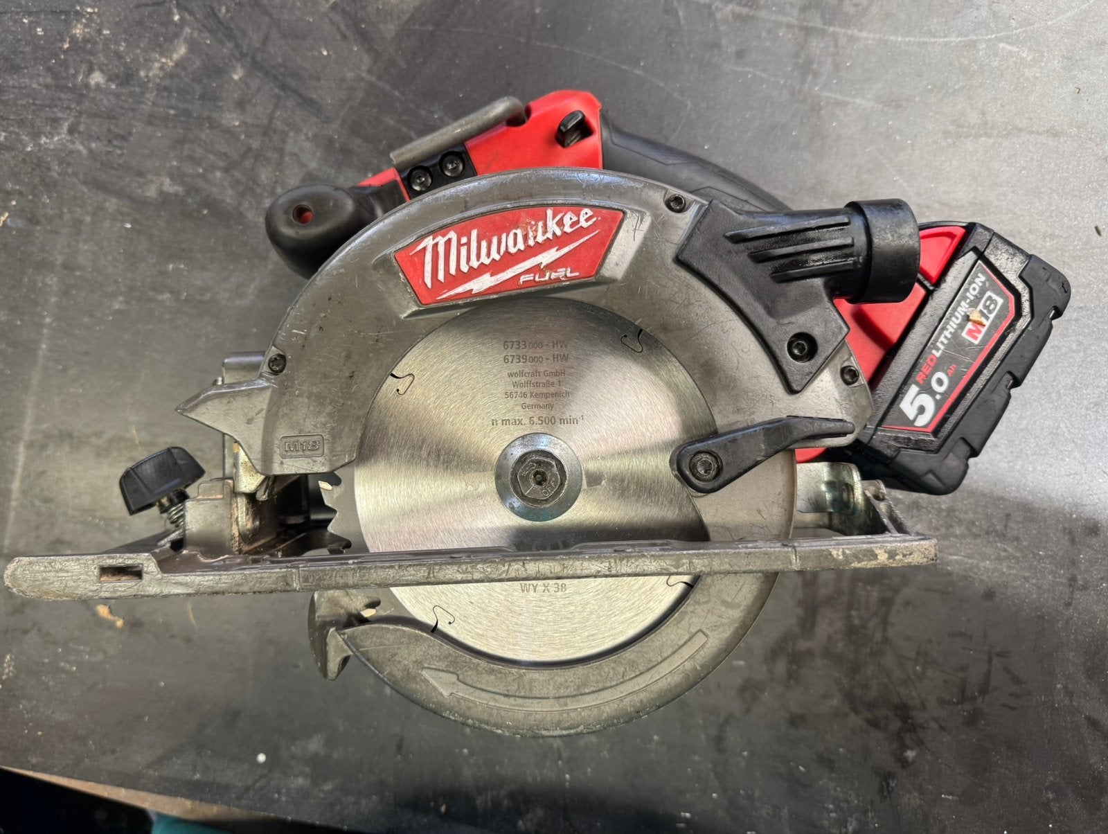 Scie Milwaukee M18v, Bricolage & Construction, 600 à 1200 watts, 30 à 70 mm, Comme neuf, Enlèvement