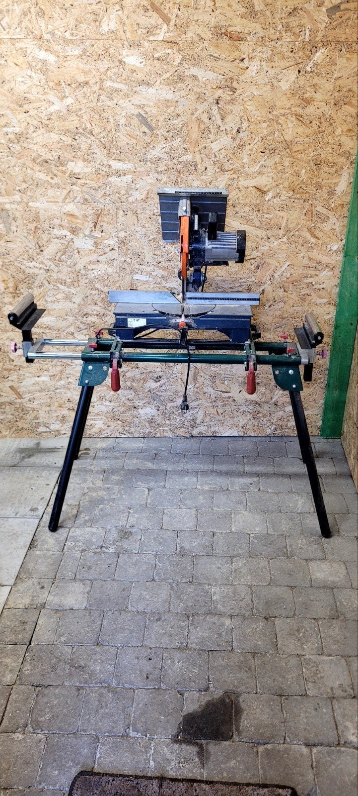 Scie à onglet avec support et servantes., Bricolage & Construction, Enlèvement, Utilisé, 1200 watts ou plus, Scie à onglet