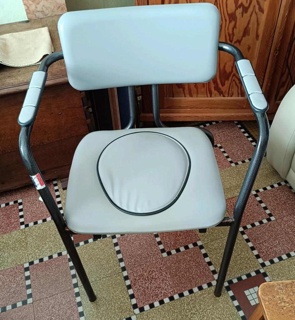 Stoel met gaatjes, Diversen, Verpleegmiddelen, Ophalen