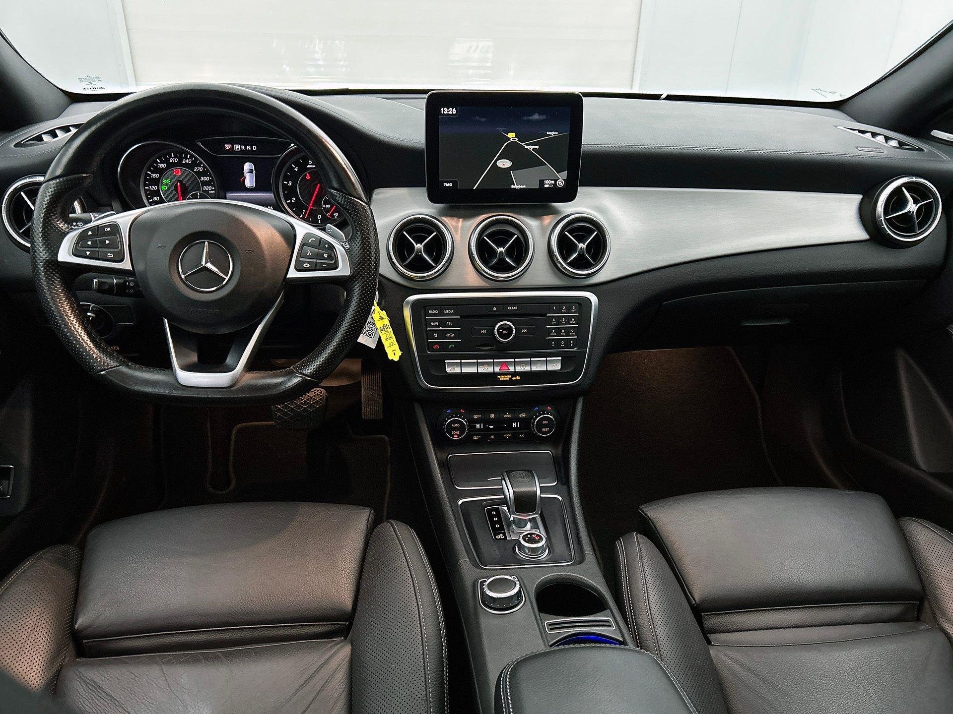 Mercedes-Benz CLA-Klasse 45 4MATIC AMG Shooting Brake AMG Li, Auto's, Automaat, CLA, Stof, Gebruikt