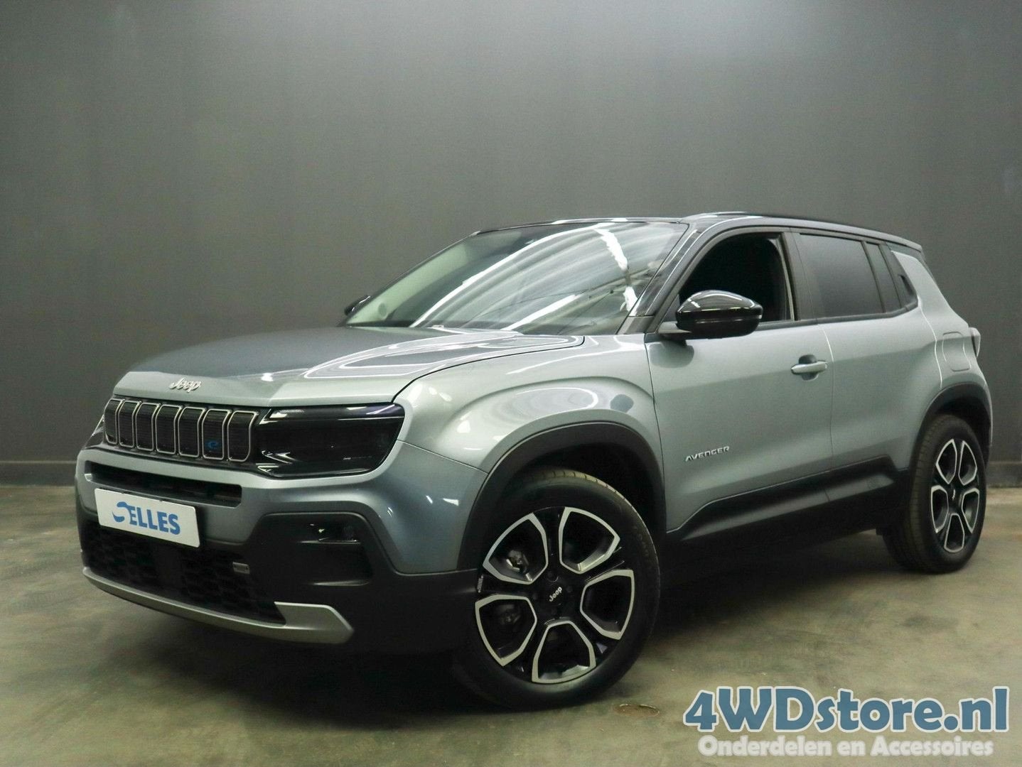 Jeep Avenger Altitude 54 kWh | SOH 96% | 2 Tone dak | 18 Inc, Automaat, 393 km, Elektrisch, Grijs