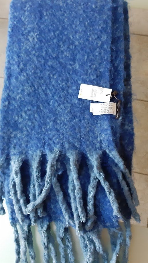 Écharpe longue Veritas bleue chaude douce neuve 196 x 62 cm, Neuf, Veritas, Taille 46/48 (XL) ou plus grande, Enlèvement ou Envoi