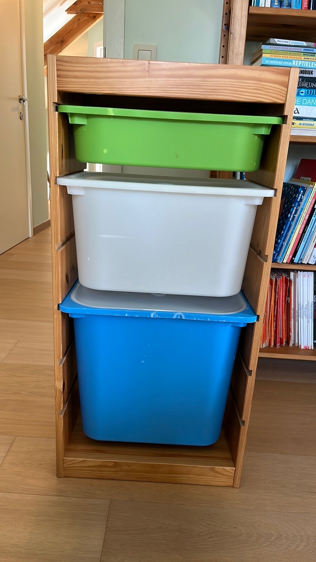 Ikea kastje met bakken, Huis en Inrichting, Ophalen, Zo goed als nieuw