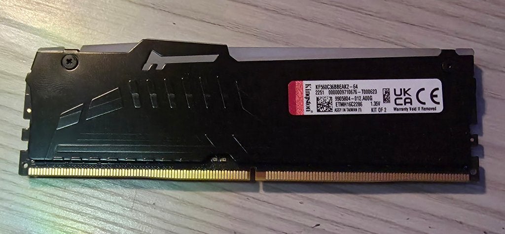 1 stick Kingston RGB 32GB DDR5 5600 CL36, Computers en Software, RAM geheugen, 32 GB, Ophalen of Verzenden, Zo goed als nieuw