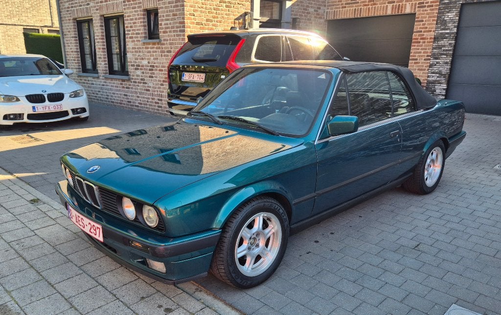 BMW 325i cabrio E30 1991 perfecte staat Oldtimer, Auto's, 4 zetels, Achterwielaandrijving, Zwart, Cabriolet