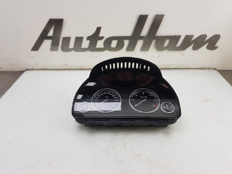 COCKPIT BMW 5 serie (F10) (01-2009/10-2016), Gebruikt, BMW, Petuelring 130
80809  München, DE, Bayerische Motoren Werke AG