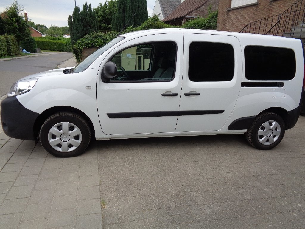 Renault Kangoo 1,5dci Maxi Euro 6 Pret immat *7.429+TVA*, Auto's, Bestelwagens en Lichte vracht, Voorwielaandrijving, https://public.car-pass.be/vhr/c05fdc49-3707-4473-abd1-c7c73df14fb6
