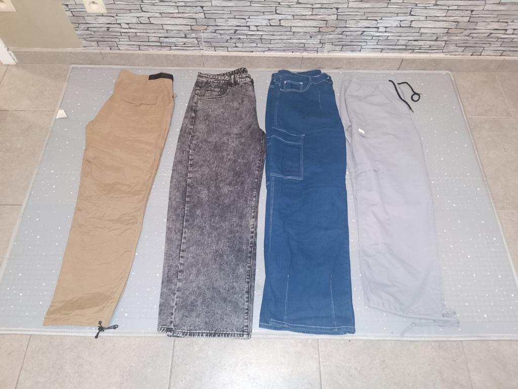 4 broeken xxl, Enlèvement