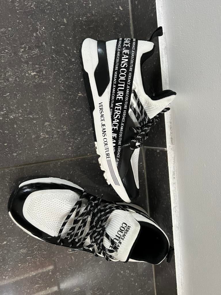 Versace, Enlèvement, Comme neuf
