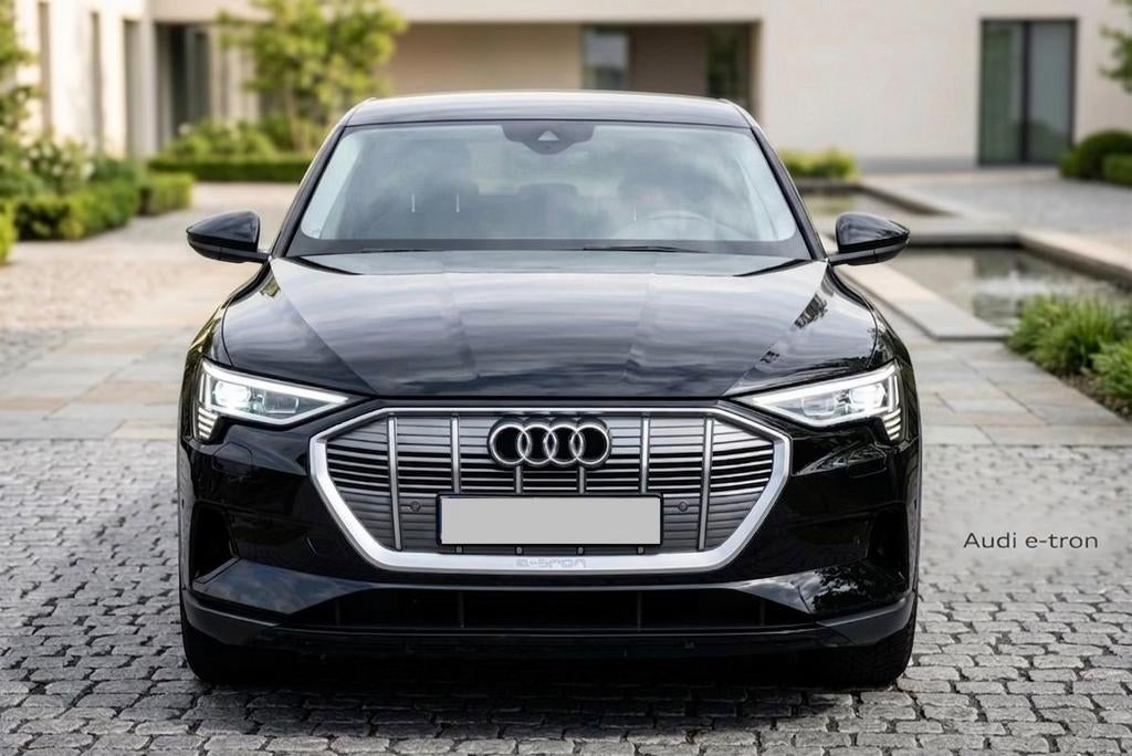 Audi Q8 e-tron 50 Quattro – Volledig Elektrisch – 313 PK, Auto's, Automaat, Lichtsensor, Zwart, Zwart