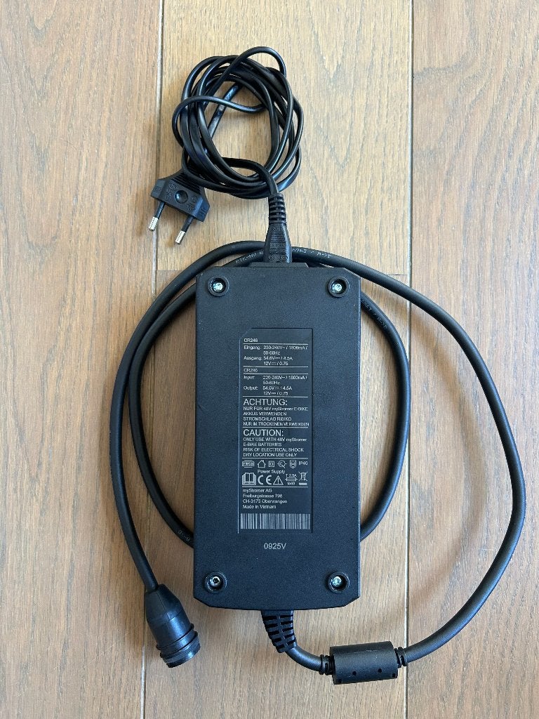 Stromer E-Bike Charger CR246 Perfecte staat, Fietsen en Brommers, Ophalen of Verzenden, Nieuw