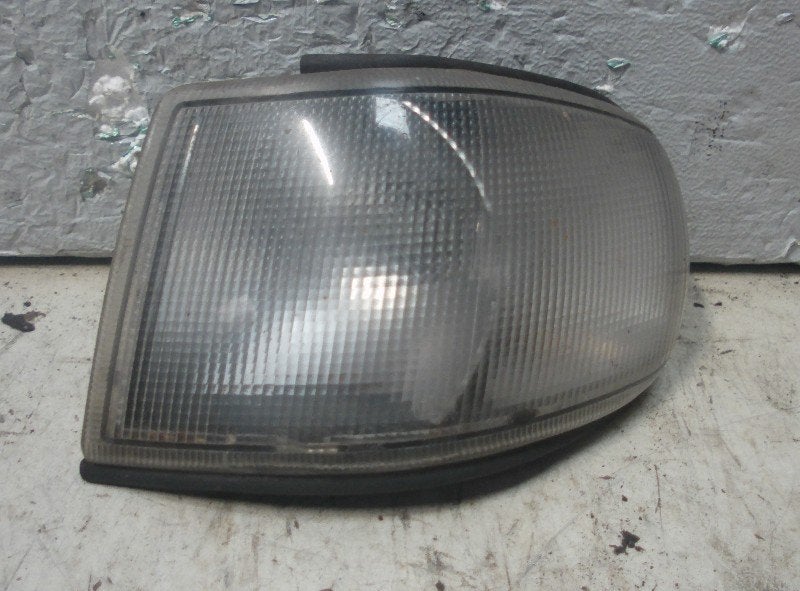 CLIGNOTANT GAUCHE Saab 9000 CS (01-1984/12-1998), Saab-de-info@saabgroup.com, Marienbergstraße  96
90411  Nürnberg, DE, Utilisé