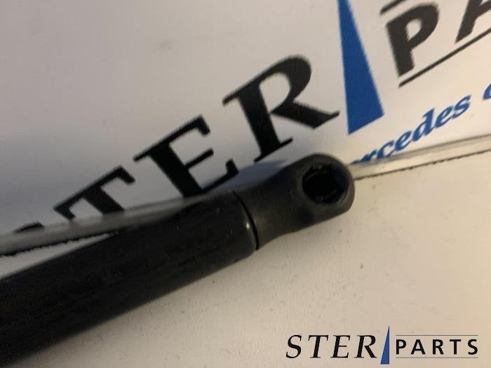 Amortisseur capot moteur gauche d'un Mercedes C-Klasse, 3 mois de garantie, Utilisé, -, -