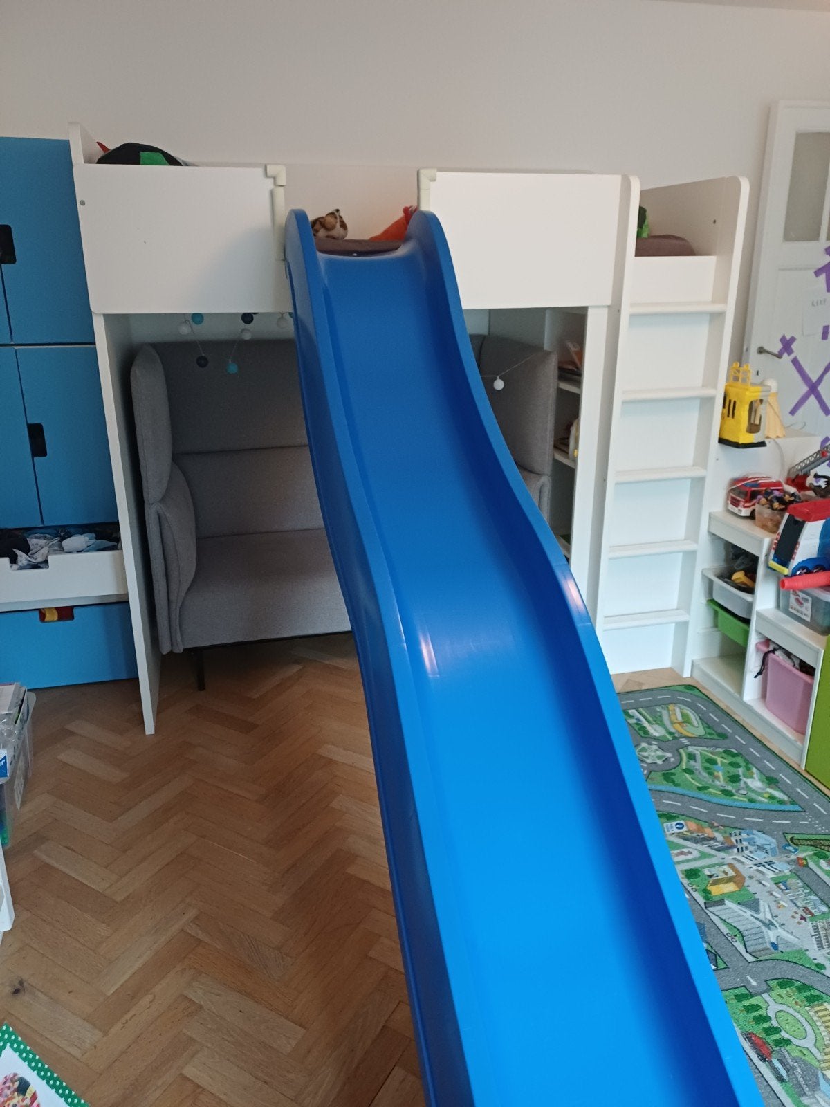 Ikea Smastad kinder bed met glijbaan, Kinderen en Baby's, Ophalen, Gebruikt, Hoogslaper