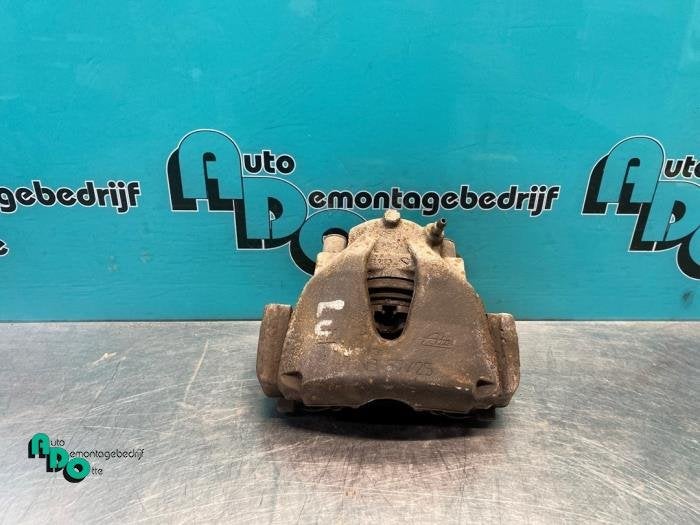 Remklauw (Tang) links-voor van een Opel Zafira B (Zafira B 0, Gebruikt, -, -, Opel