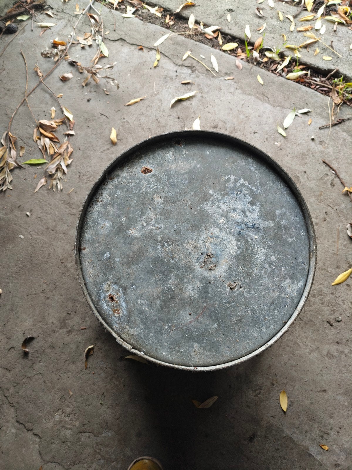 Metalen afval container / emmer Gent, Ophalen