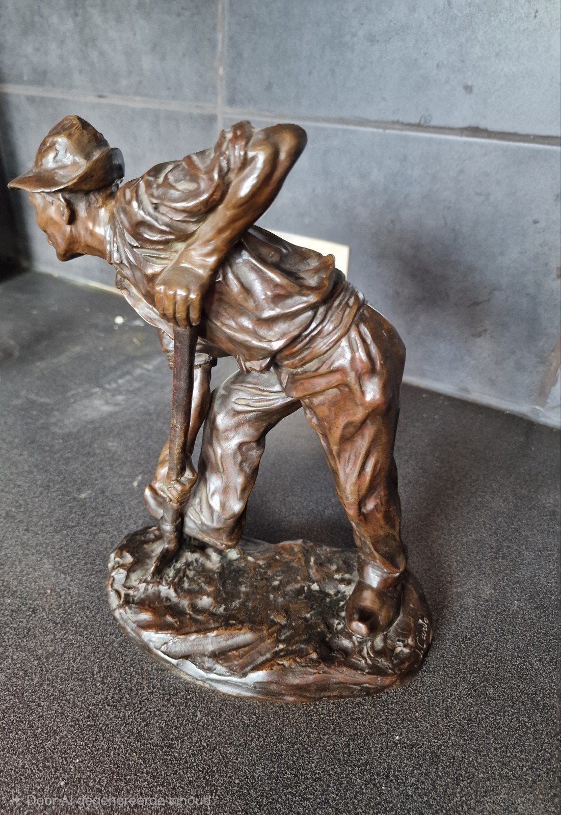 Statue en bronze, Enlèvement