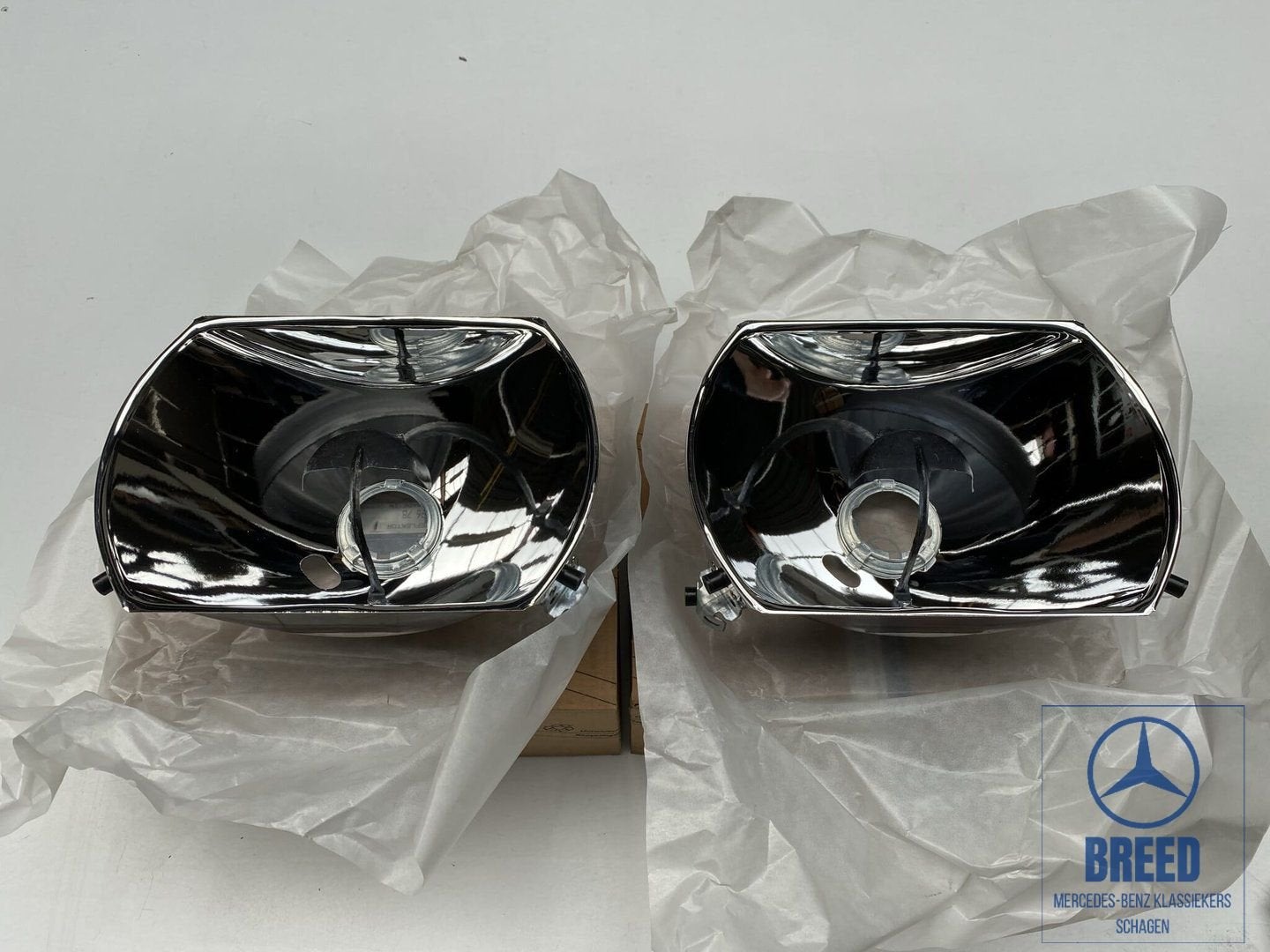 NOS set reflectoren L+R H4 voor Mercedes-Benz W116, Neuf, -, -, Enlèvement ou Envoi