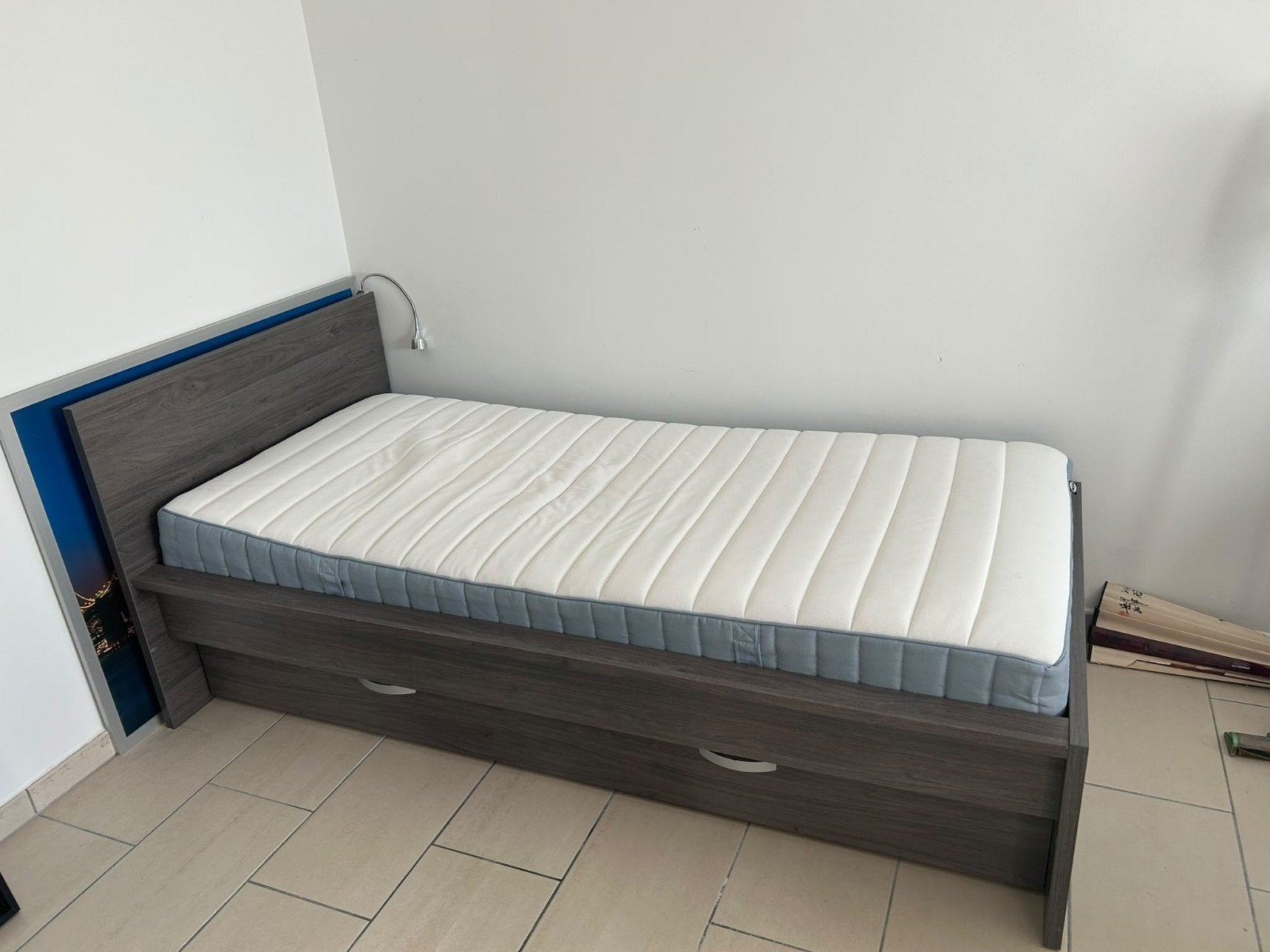 Lit à tirroir avec matelas neuf (3 mois) et 2em matelas, Maison & Meubles, Enlèvement