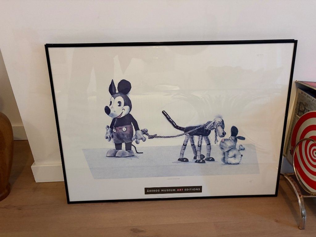 Twee vintage museum posters Lasse Åberg Mickey Mouse disney, Verzamelen, Ophalen, Mickey Mouse, Zo goed als nieuw, Overige typen
