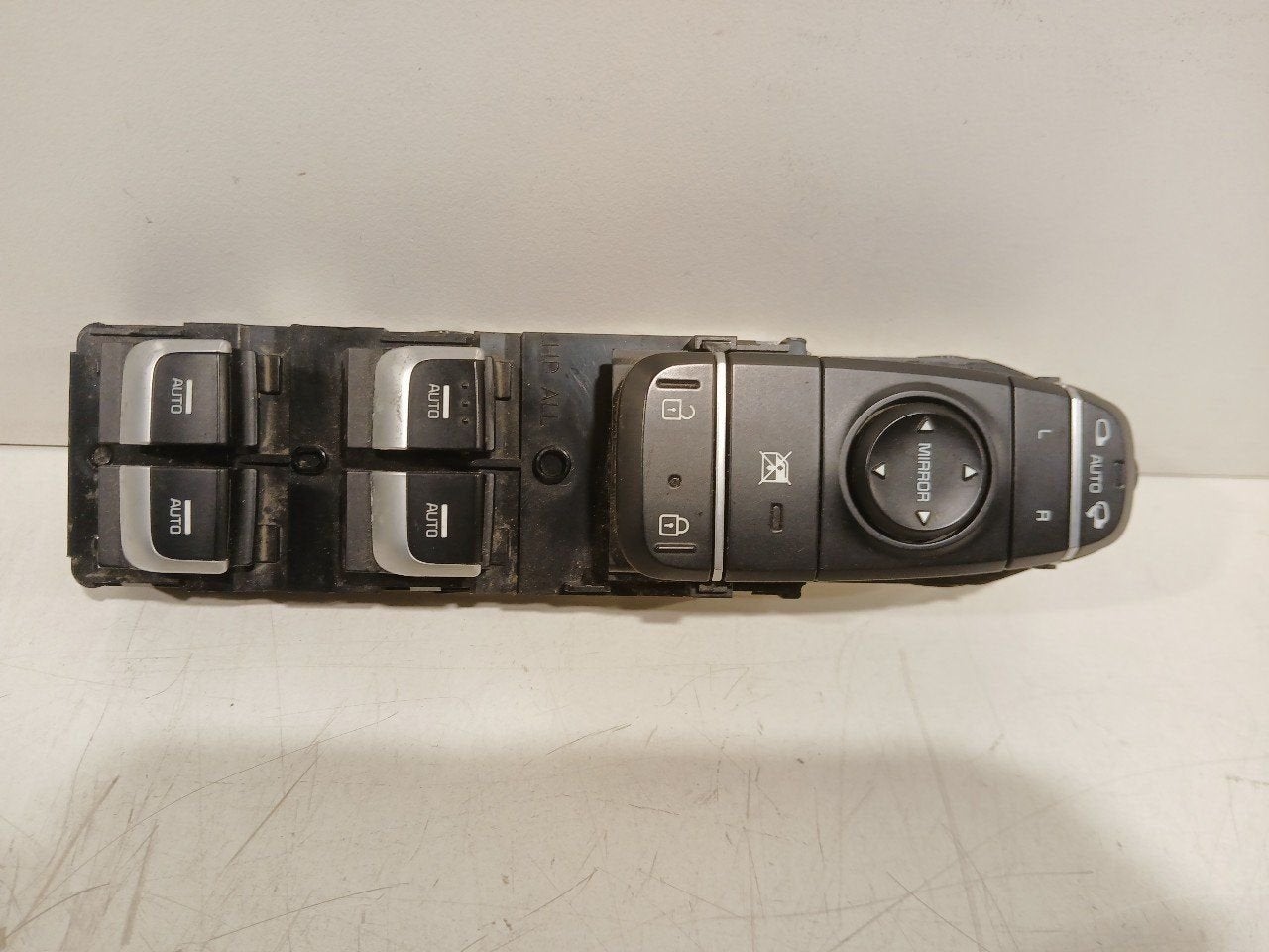 Bedieningspaneel elektrische ramen Kia Optima, Onderdelen@venauto.nl, Van der Ven Autorecycling B.V., Ettenseweg 76, 4706 PB Roosendaal, The Netherlands