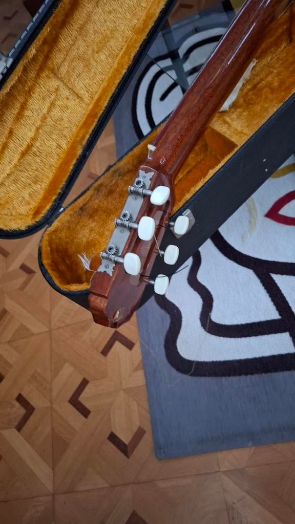 Guitare Prudencio Saez., Musique & Instruments, Musiques & Instruments Autre, Enlèvement