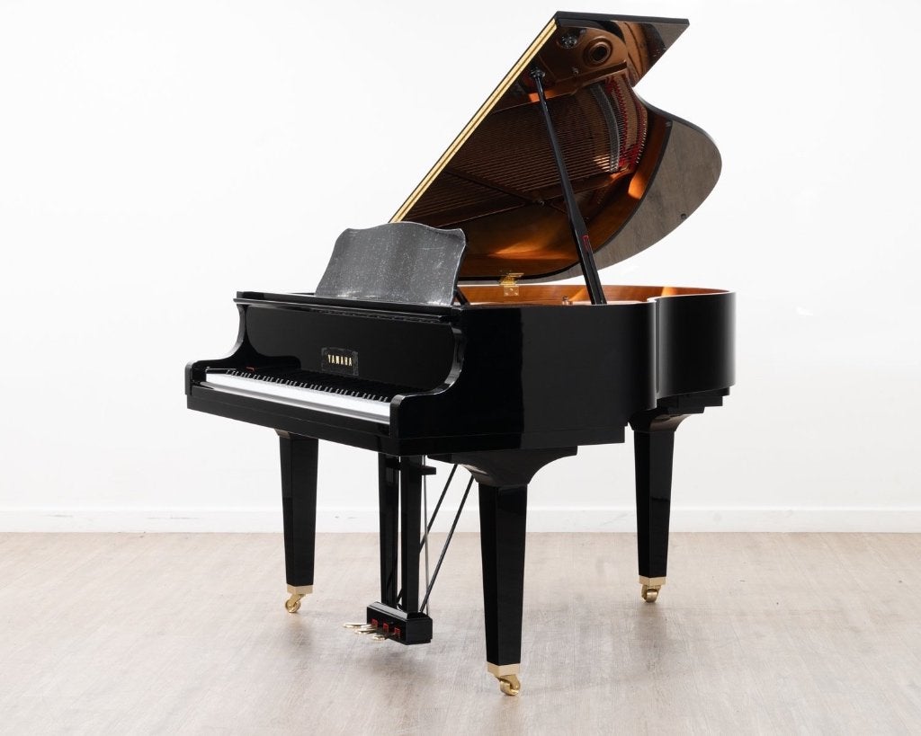 Piano à queue Yamaha C3 Conservatory, Musique & Instruments, Pianos, Comme neuf, À queue, Noir, Brillant, Enlèvement