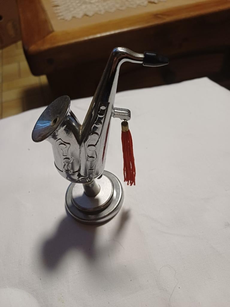 Briquet saxophone vintage fonctionnel, Enlèvement ou Envoi, Briquet