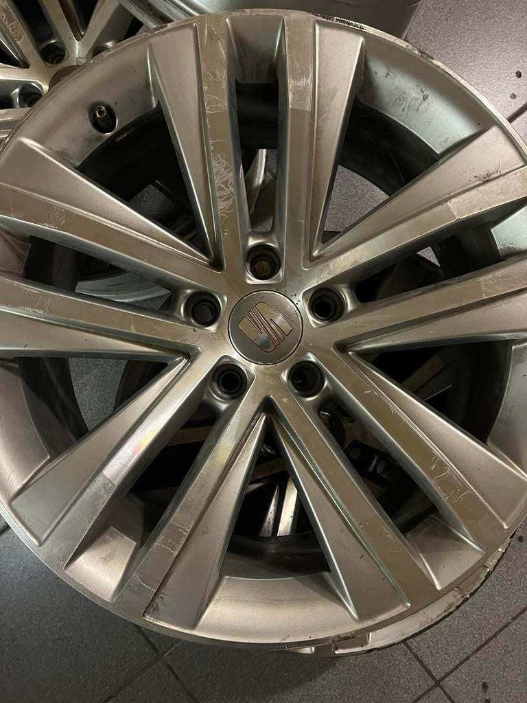 Volkswagen velgen 225/45R18, Ophalen, Gebruikt