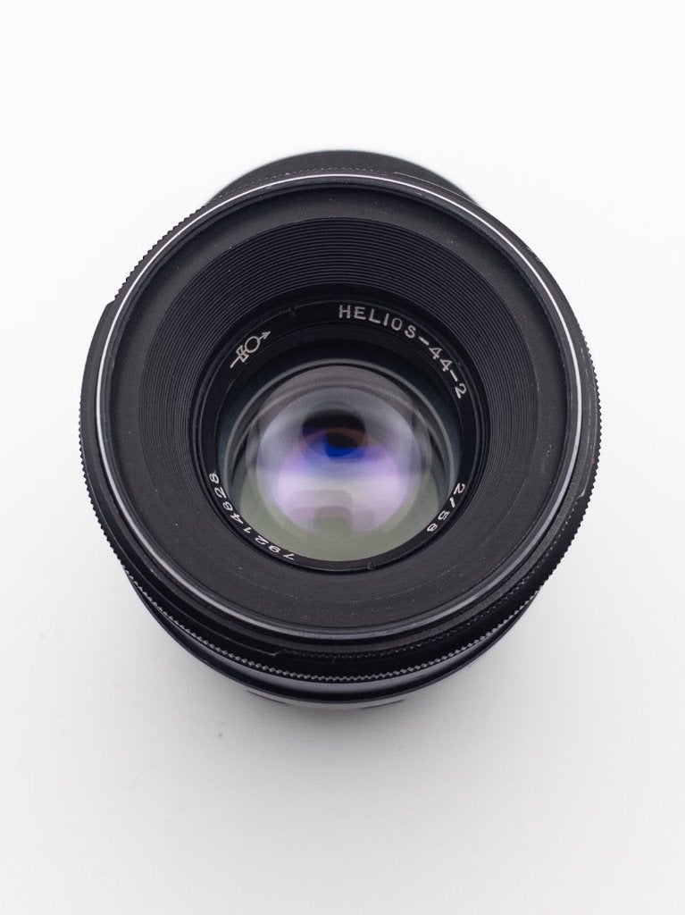 Helios 44-2 58 mm f/2 + pare-soleil + bouchons / Révisé, Enlèvement ou Envoi, Reconditionné, Reflex miroir, Autres Marques