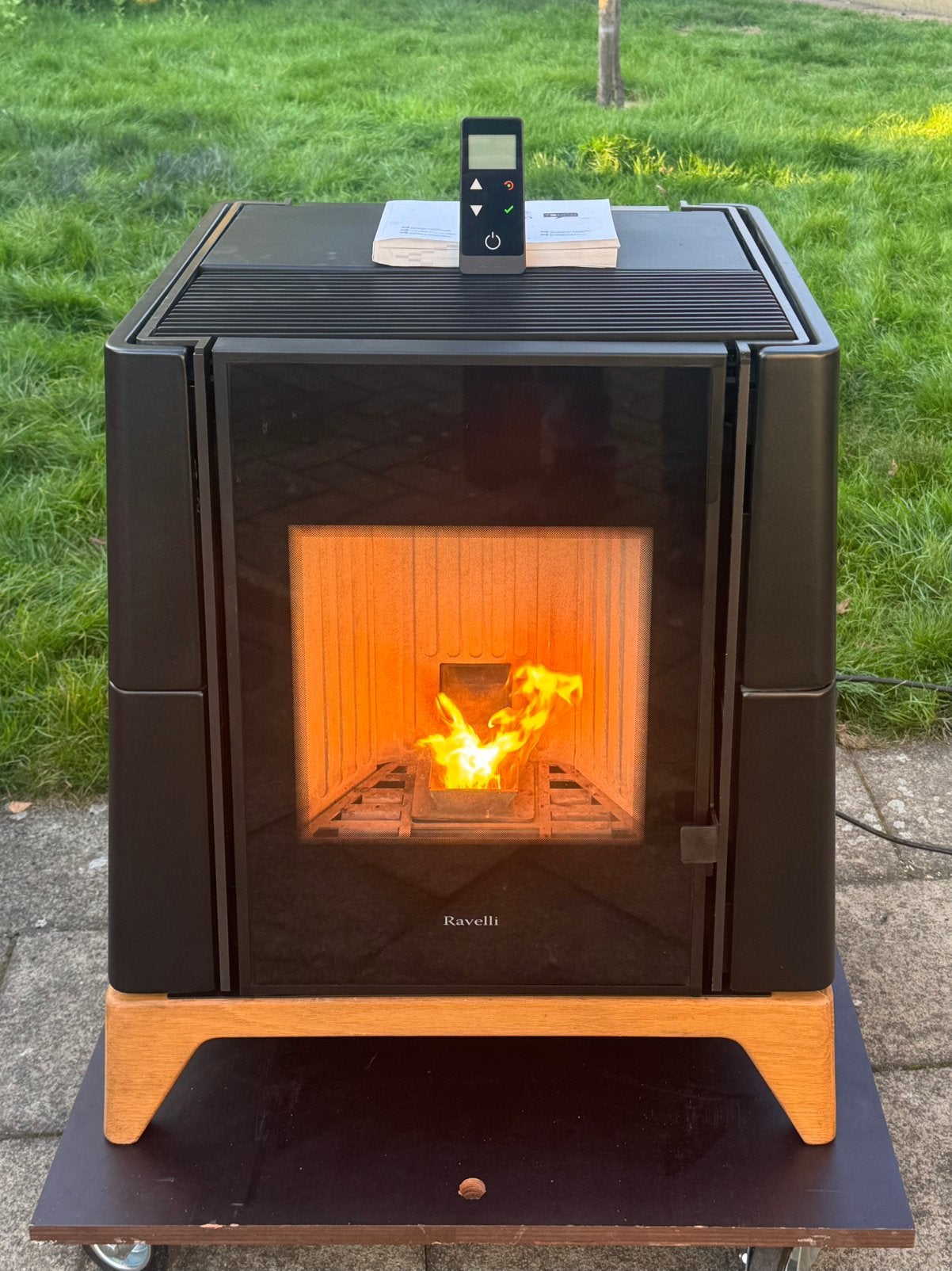 Pelletkachel Ravelli Aria 6kW /Touchscreen afstandbediening!, Ophalen, Zo goed als nieuw, Pelletkachel