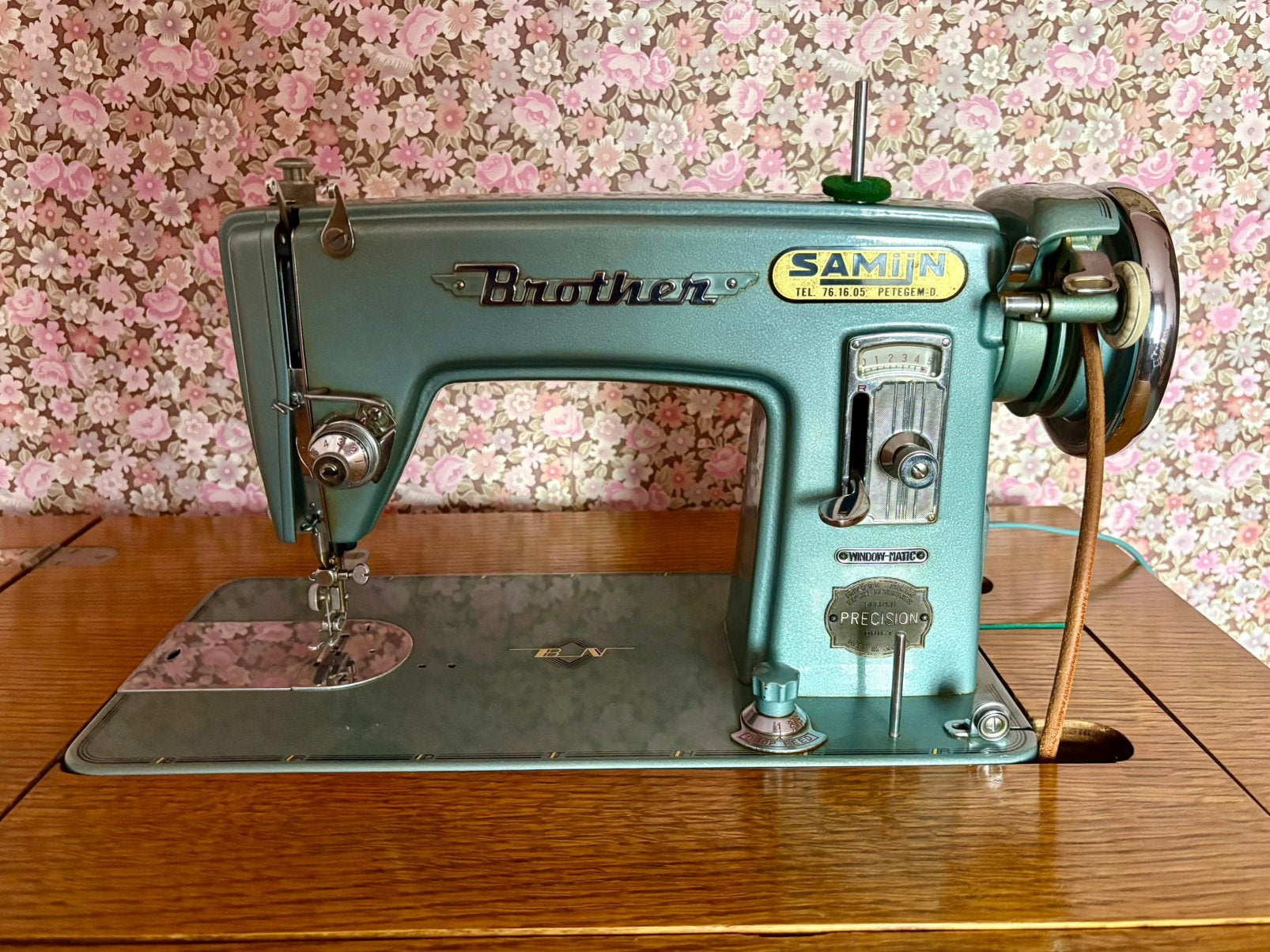 Retro naaimachine Brother Precision, Ophalen