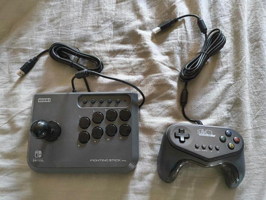 Arcade Stick + Pokken Controller, Games en Spelcomputers, Ophalen of Verzenden, Zo goed als nieuw, Switch, Overige controllers