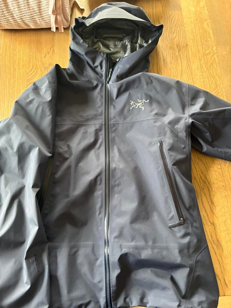 Arc’teryx regenjas black sapphire, Ophalen, Zo goed als nieuw