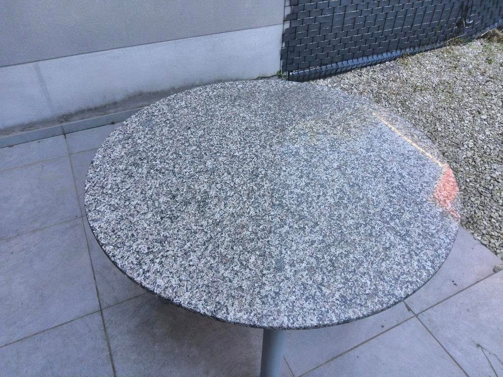 Table ronde 110 cm en pierre, Enlèvement