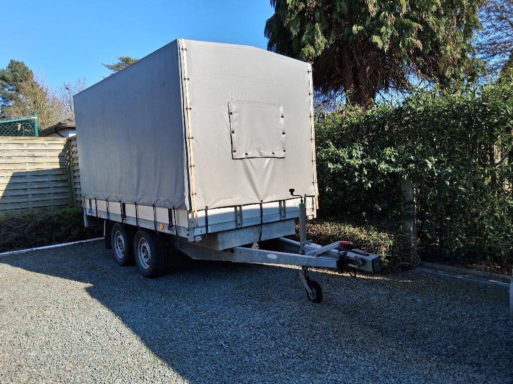 Aanhangwagen, Enlèvement, Utilisé