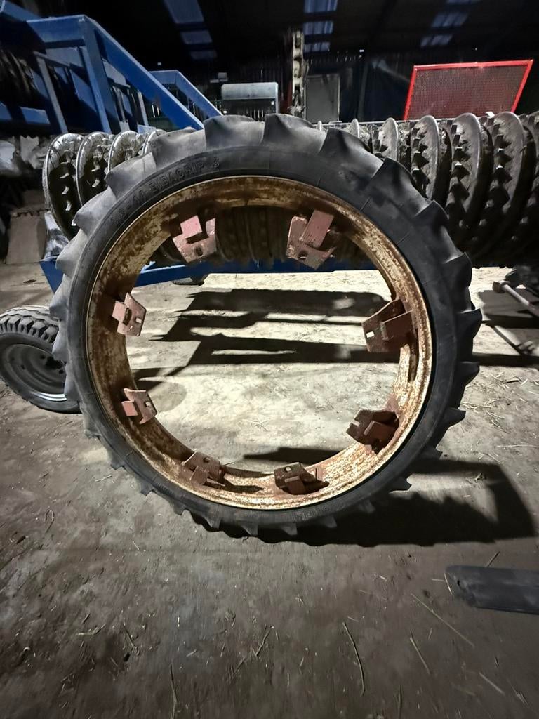 Band met velg 8.3-44, Zakelijke goederen, Landbouw | Onderdelen | Banden, Velgen en Assen, Ophalen of Verzenden