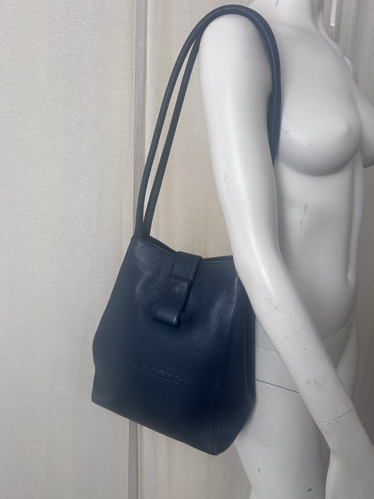 Neuville sac a bandoulières cuir grainé marine, Bijoux, Sacs & Beauté, Sacs | Sacs Femme, Comme neuf, Beige, Enlèvement ou Envoi