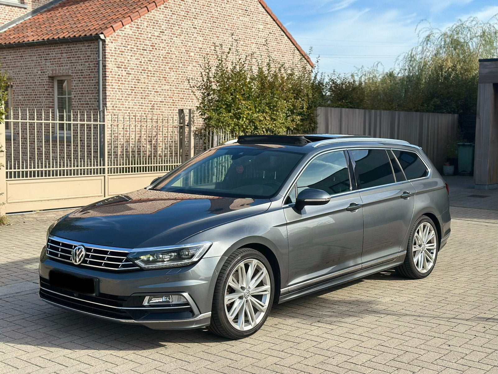 Volkswagen Passat R-Line 1.8 TSI Automaat Full Option, Auto's, Overige kleuren, Leder, Break, 5 deurs